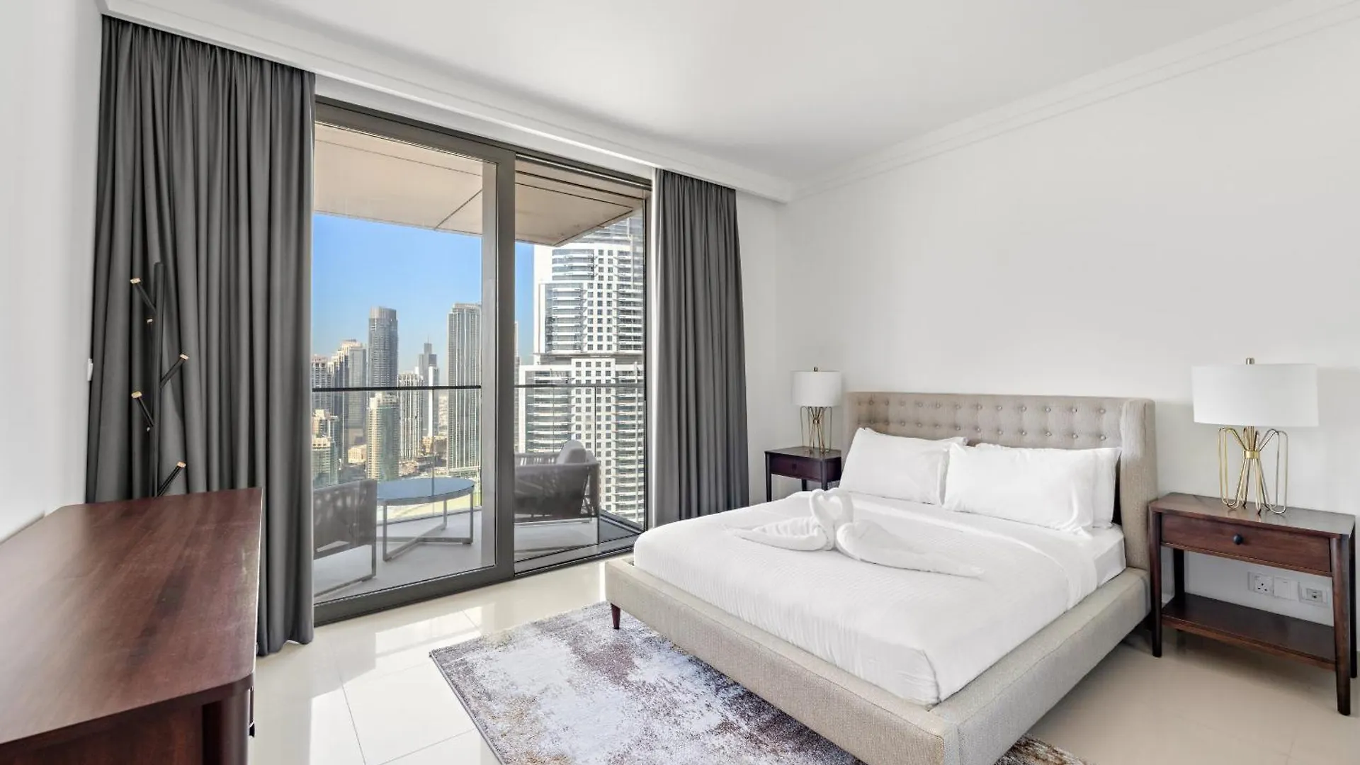Vayk - Luxurious 2 Bedroom Apartment In Downtown Dubai