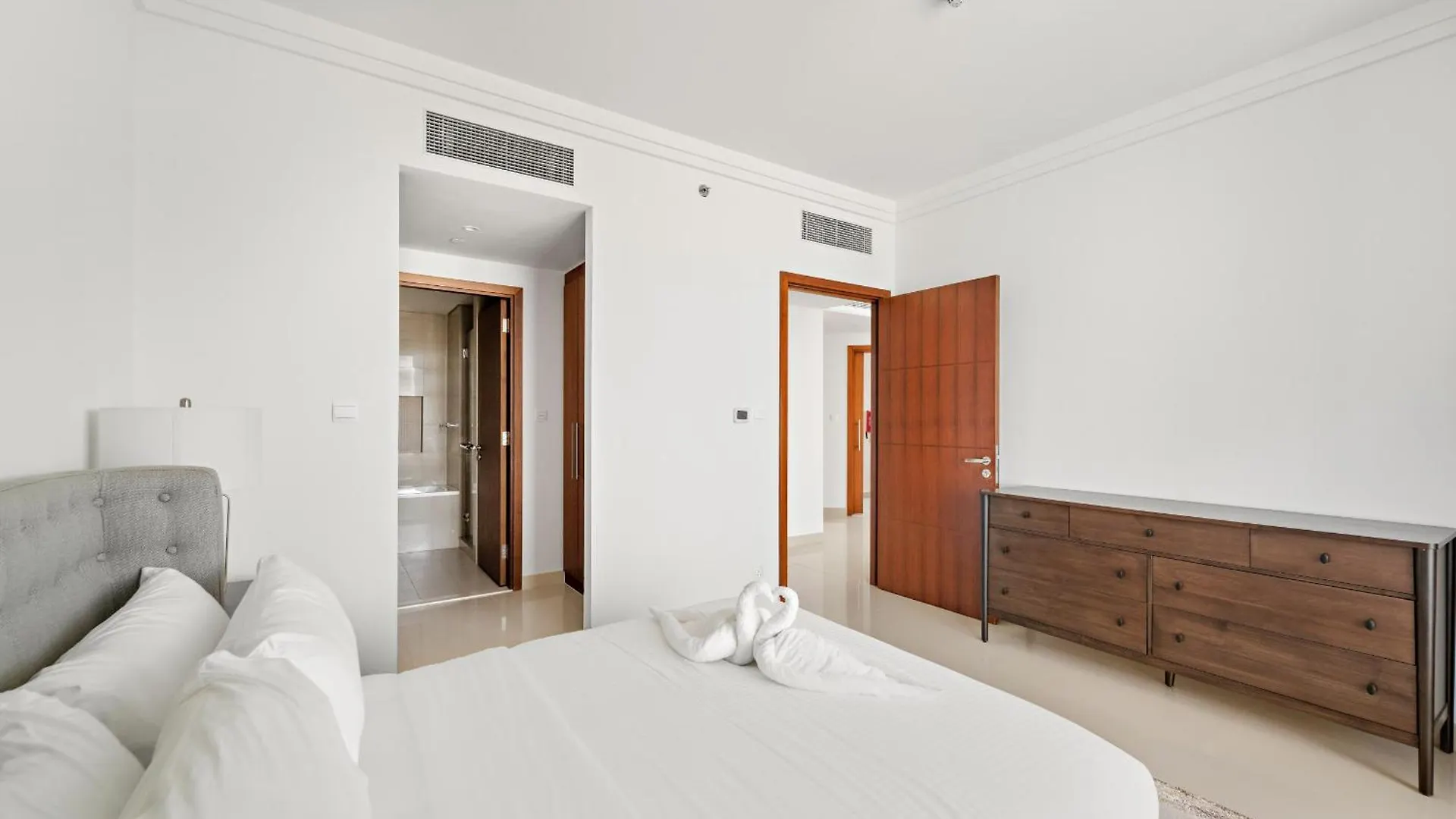 Vayk - Luxurious 2 Bedroom Apartment In Downtown Dubai