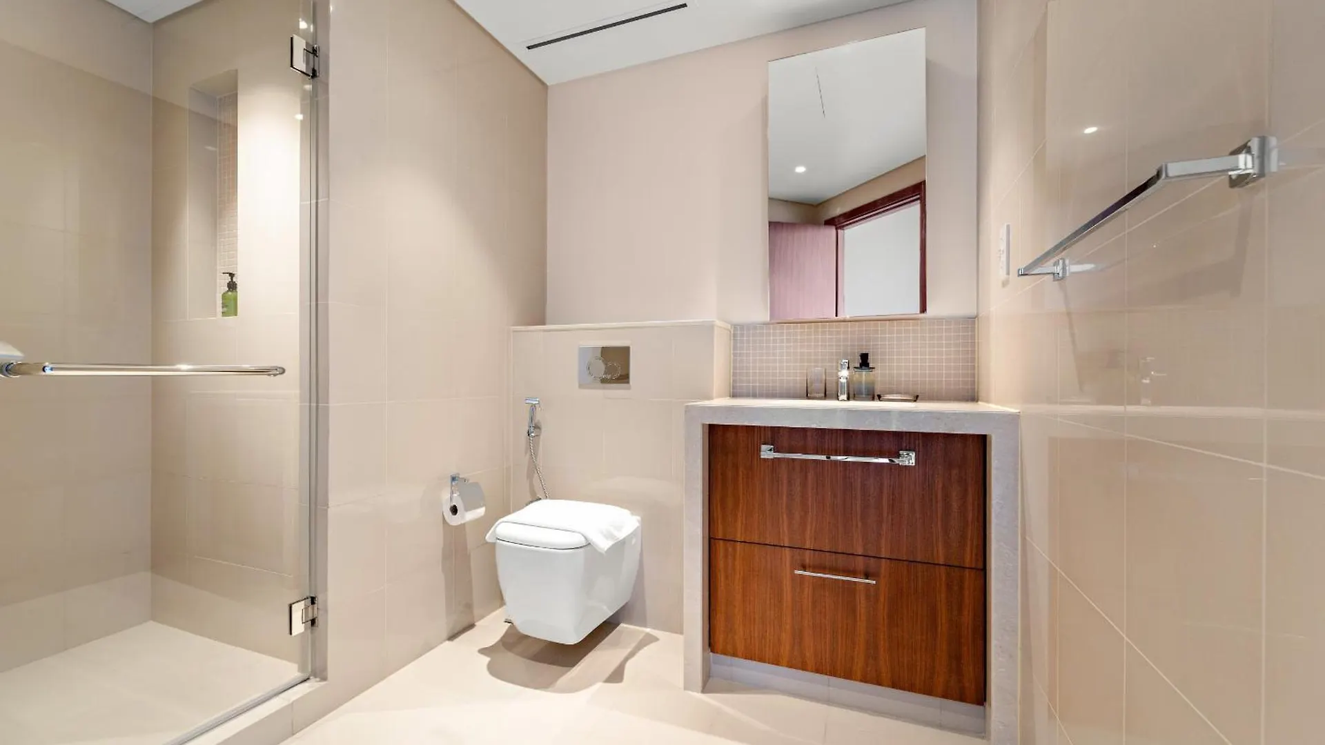Vayk - Luxurious 2 Bedroom Apartment In Downtown Dubai