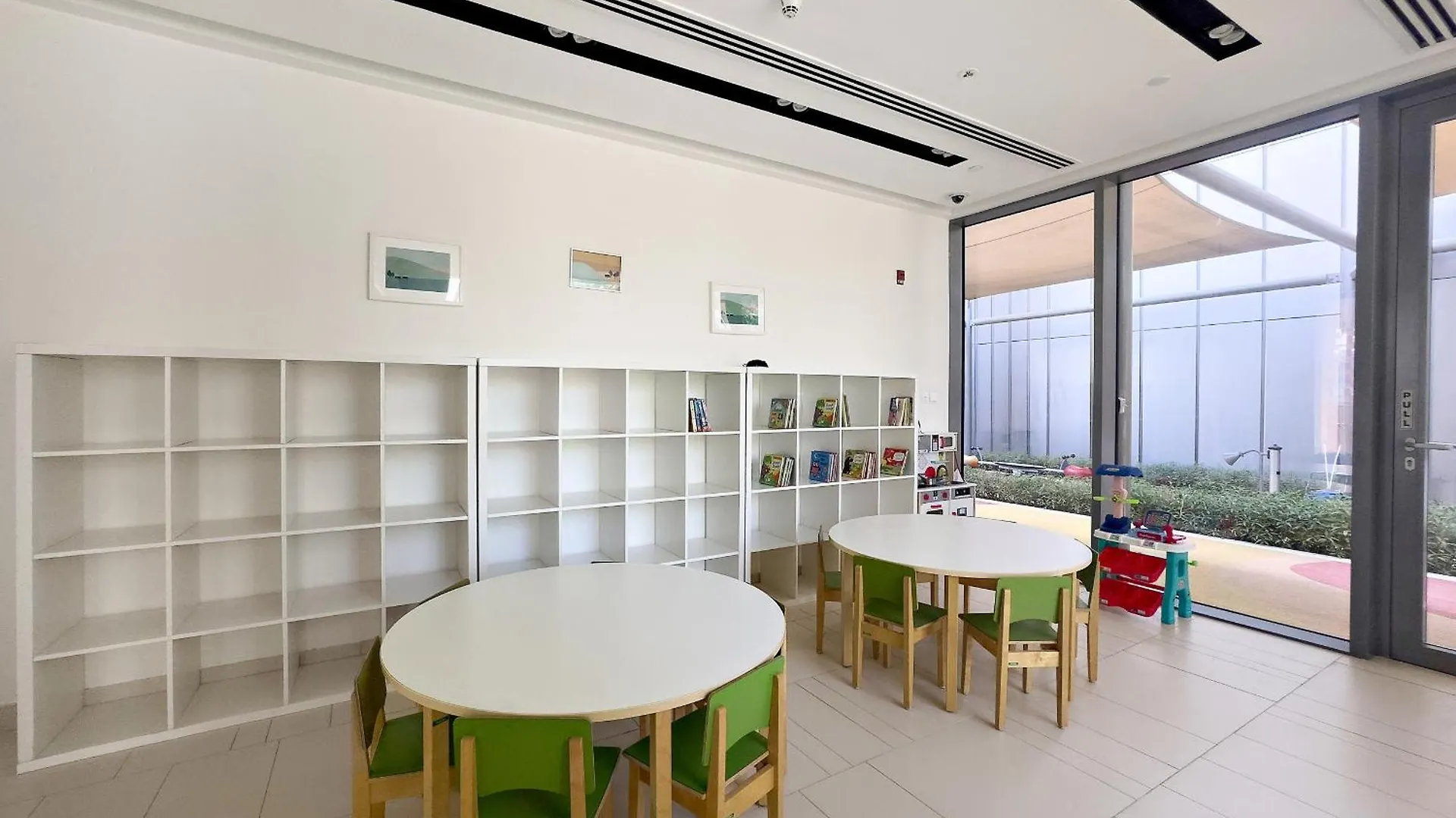 Vayk - Luxurious 2 Bedroom Apartment In Downtown Dubai