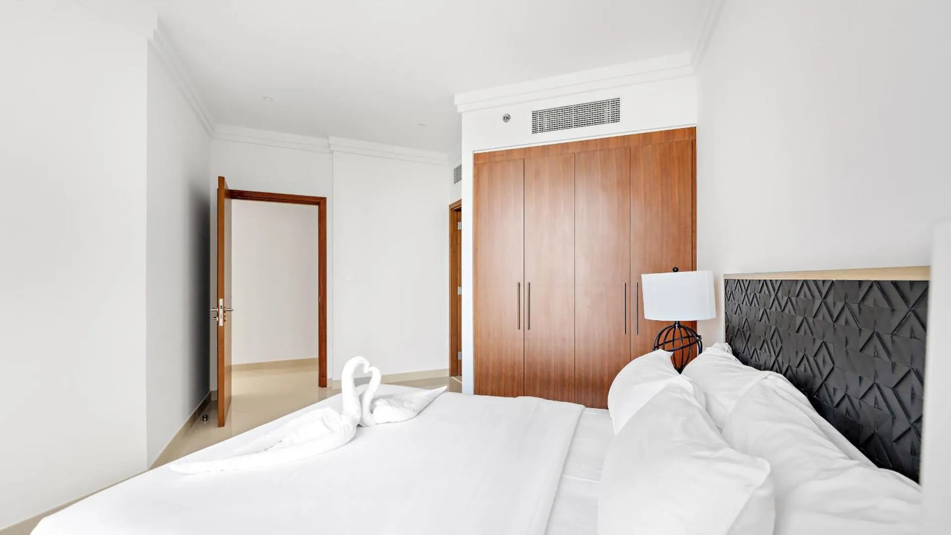 Vayk - Luxurious 2 Bedroom Apartment In Downtown Dubai 0*,  United Arab Emirates