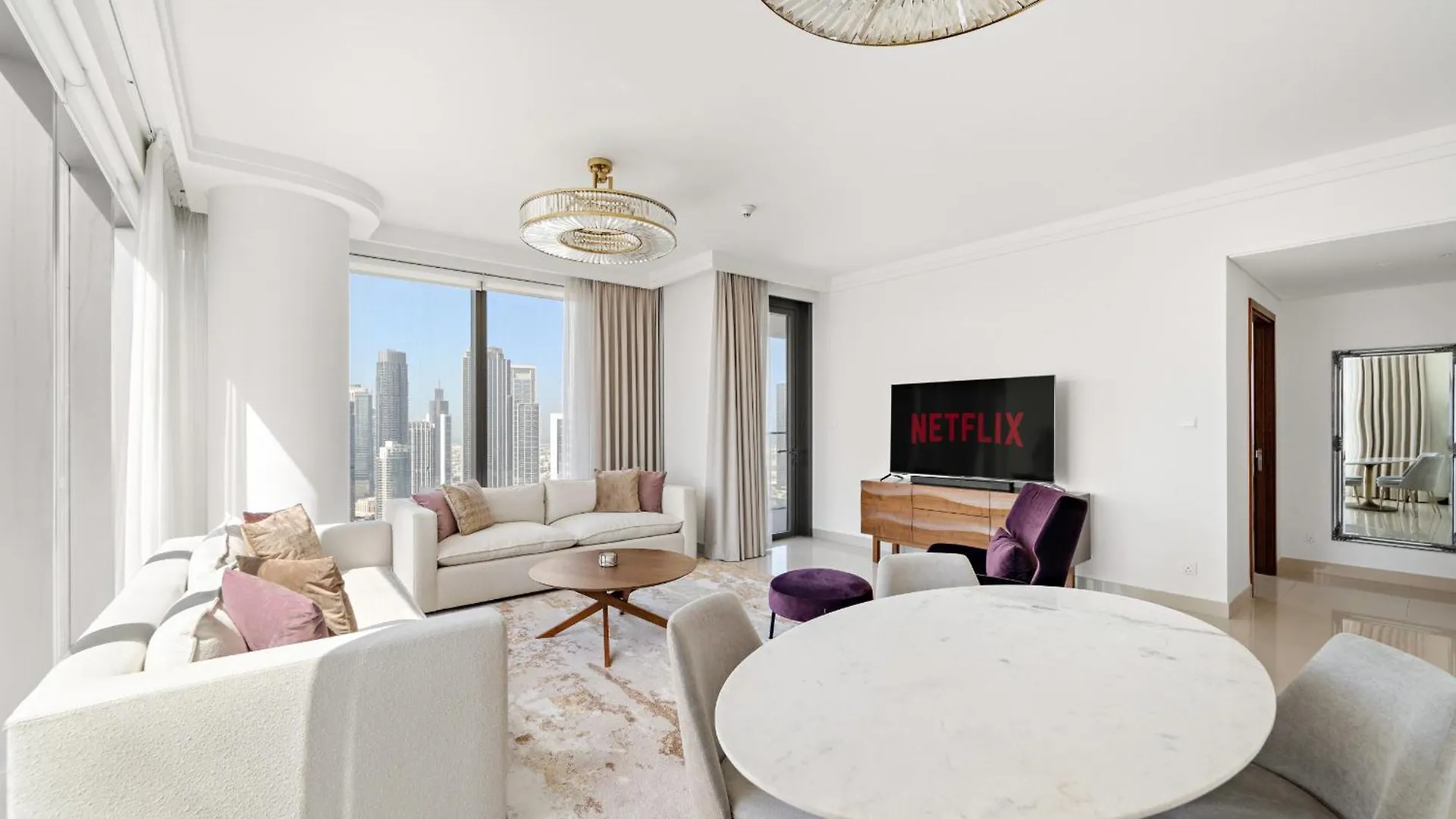 Vayk - Luxurious 2 Bedroom Apartment In Downtown Dubai